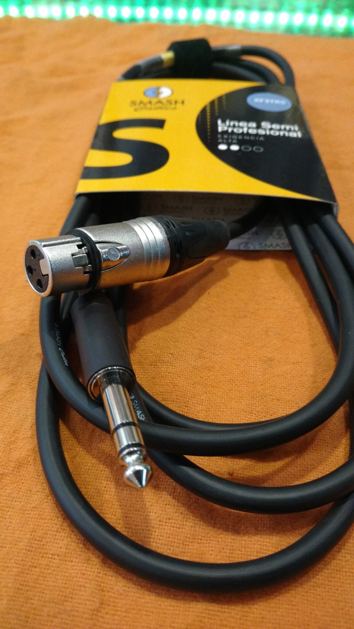Cable de Audio Balanceado XLR 3 HembraTRS 3 mt Smash Semipro XF3TRS