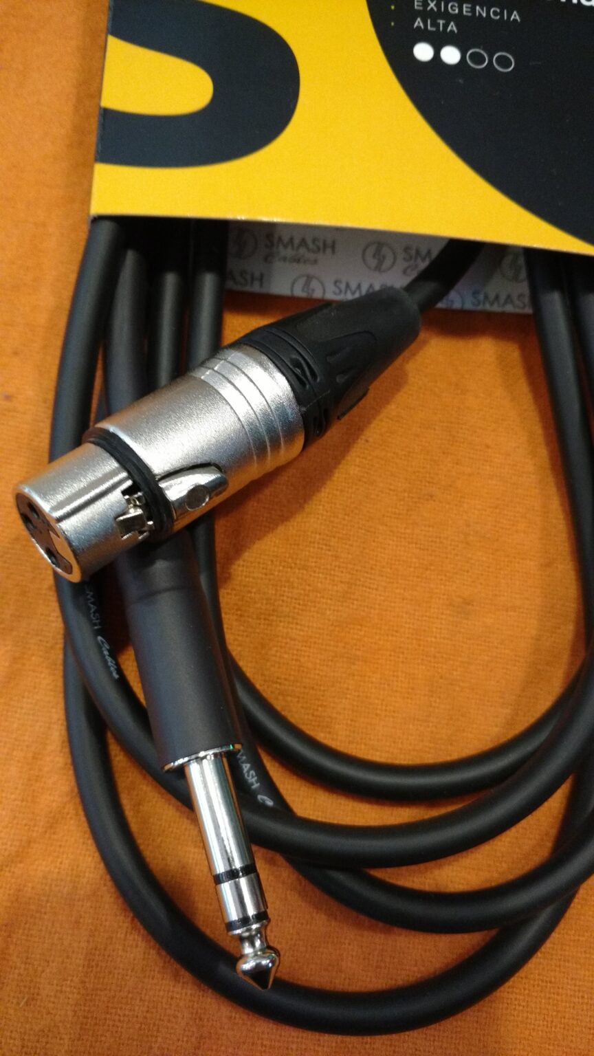 Cable de Audio Balanceado XLR 3 HembraTRS 3 mt Smash Semipro XF3TRS
